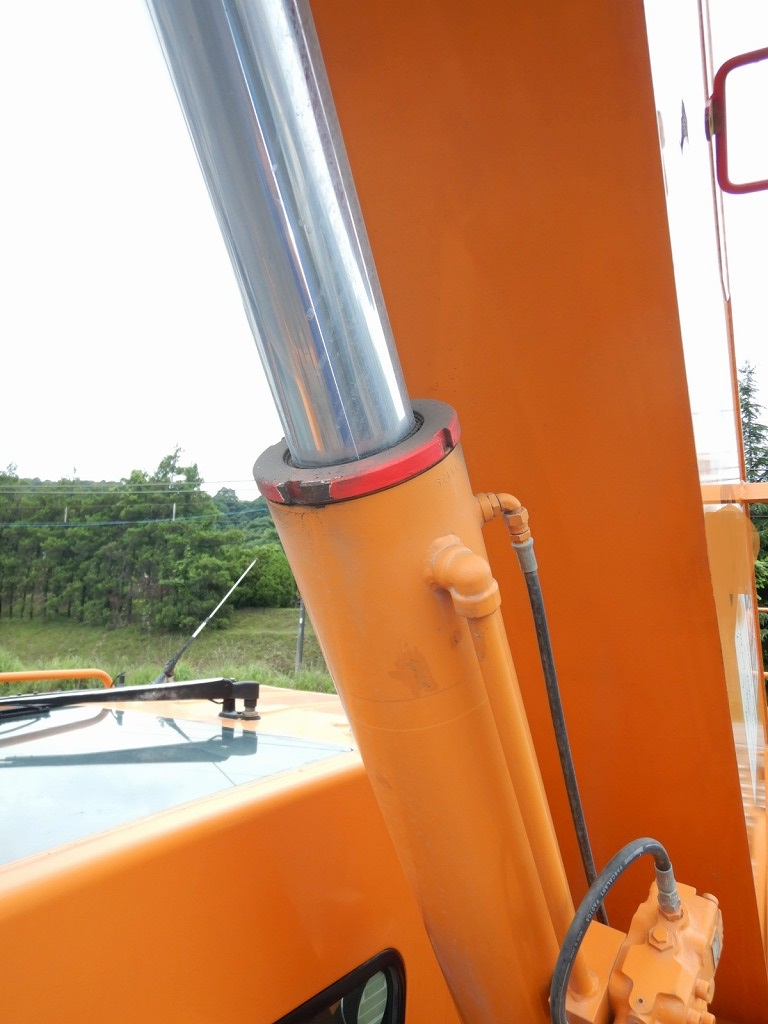 Cẩu lốp 10 tấn KATO KR10H-LII 2002